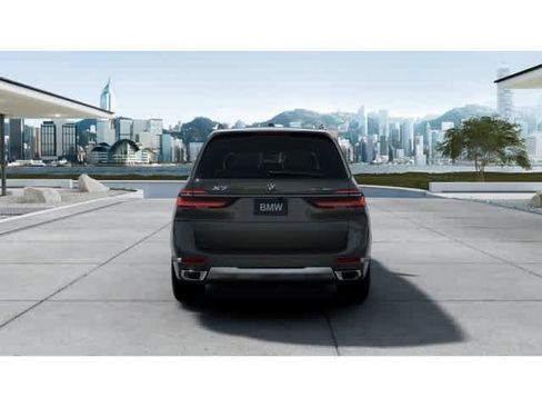 Used 2026 BMW X7 xDrive40i w/ Premium Package AWD/4WD image 5