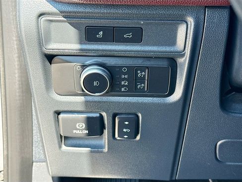 Used 2022 Ford Expedition Limited RWD image 10