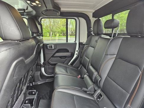 Used 2022 Jeep Gladiator Mojave w/ LED Lighting Group AWD/4WD image 18