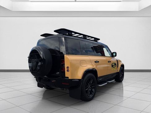 Used 2022 Land Rover Defender 110 X-Dynamic SE AWD/4WD image 5