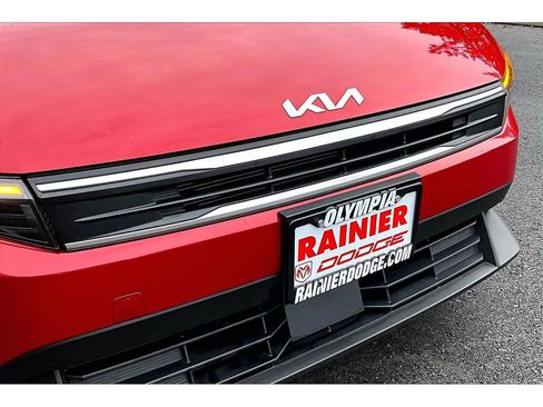 Used 2025 Kia K4 LXS image 29