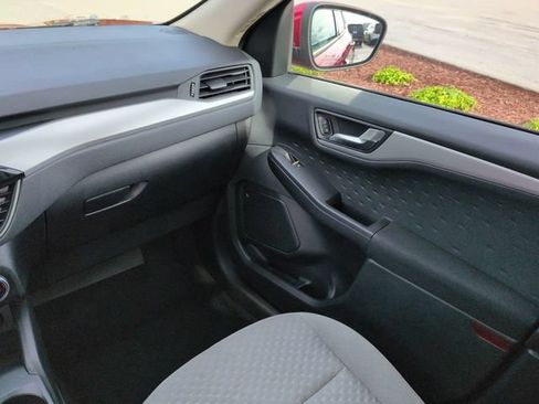 Used 2020 Ford Escape SE FWD image 17
