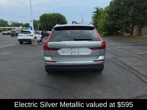 Used 2018 Volvo XC60 T5 Momentum w/ Vision Package AWD/4WD image 7