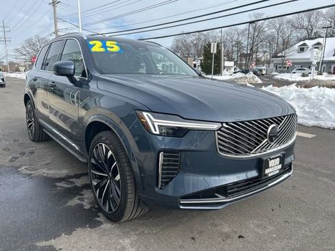 Certified 2025 Volvo XC90 B6 Plus AWD/4WD image 6
