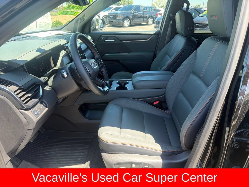 Used 2025 GMC Acadia AT4 w/ Luxury Package AWD/4WD image 9
