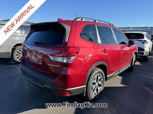 Used 2023 Subaru Forester Premium image 5