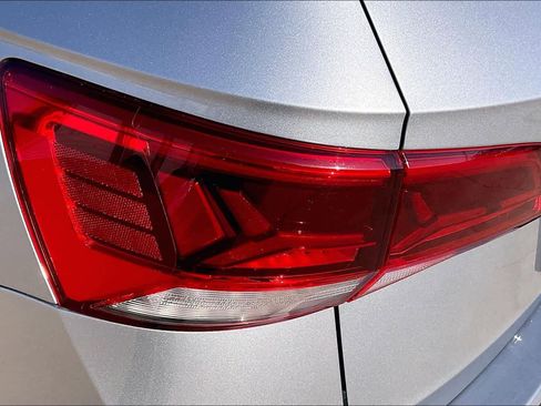 Used 2022 Volkswagen Taos SE image 28