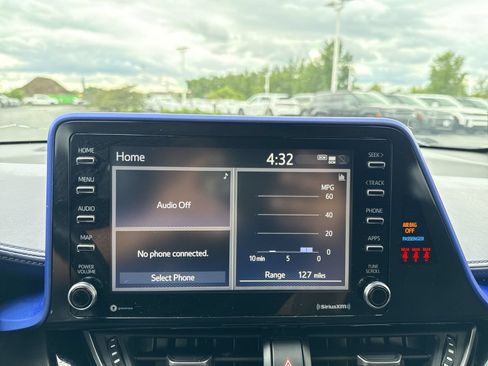 Used 2020 Toyota C-HR XLE FWD image 17