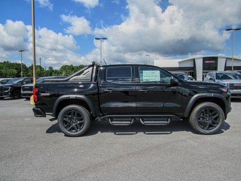 New 2025 Chevrolet Colorado Trail Boss w/ Midnight Edition image 3