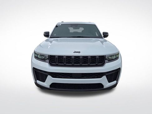 New 2026 Jeep Grand Cherokee Altitude AWD/4WD image 9