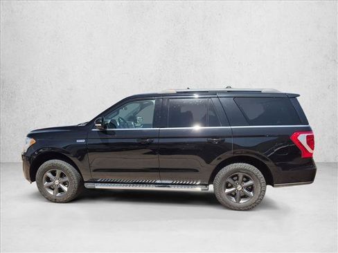 Used 2019 Ford Expedition XLT w/ Equipment Group 202A AWD/4WD image 8
