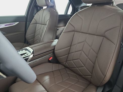 New 2026 BMW i7 xDrive60 w/ Executive Package AWD/4WD image 15