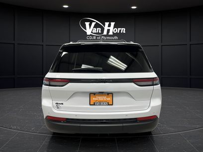 Used 2025 Jeep Grand Cherokee Altitude