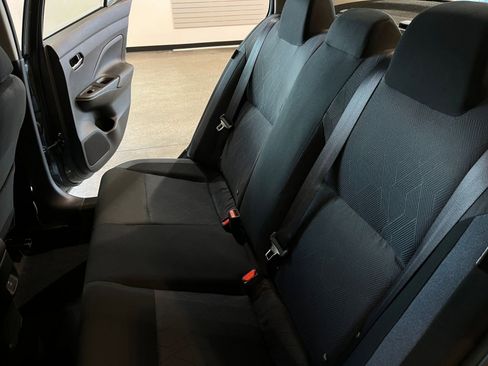 Used 2025 Nissan Versa SV FWD image 38