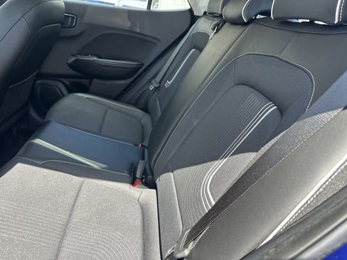 Used 2023 Hyundai Venue Limited FWD image 10
