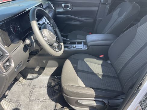 Used 2022 Kia Sorento LX FWD image 17