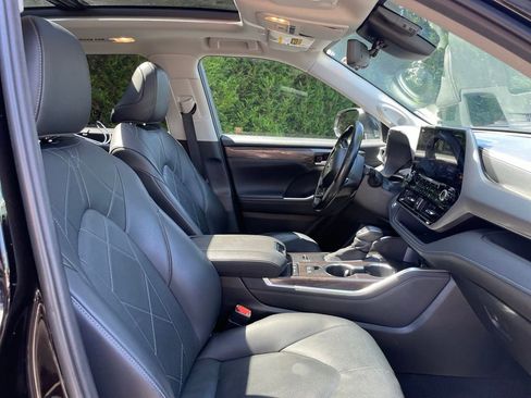 Used 2020 Toyota Highlander Platinum AWD/4WD image 21