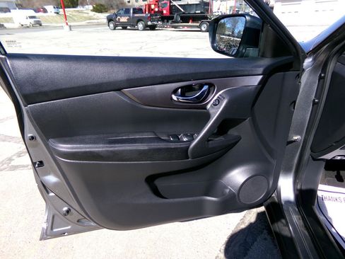 Used 2015 Nissan Rogue S AWD/4WD image 12