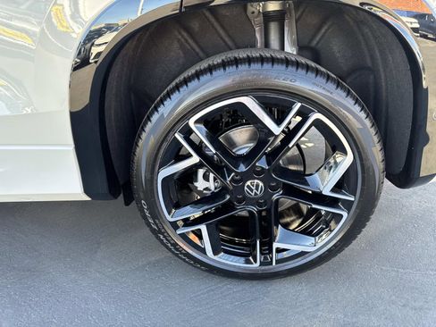 New 2026 Volkswagen Tiguan SEL R-Line image 6