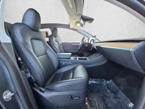 Used 2023 Tesla Model Y Long Range AWD/4WD image 22