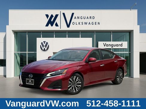 Used 2023 Nissan Altima 2.5 SV FWD image 1