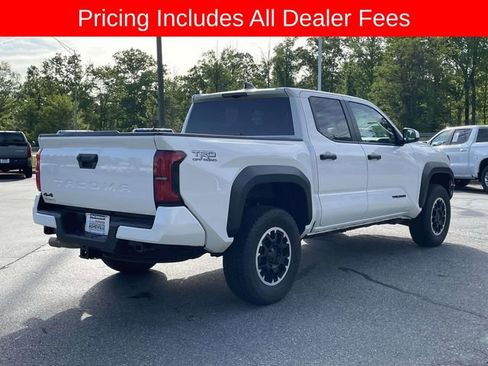 Used 2024 Toyota Tacoma TRD Off-Road AWD/4WD image 5