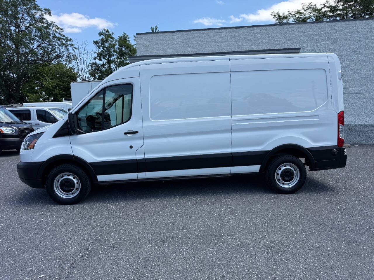 Used 2019 Ford Transit 350 148 Medium Roof RWD image 34