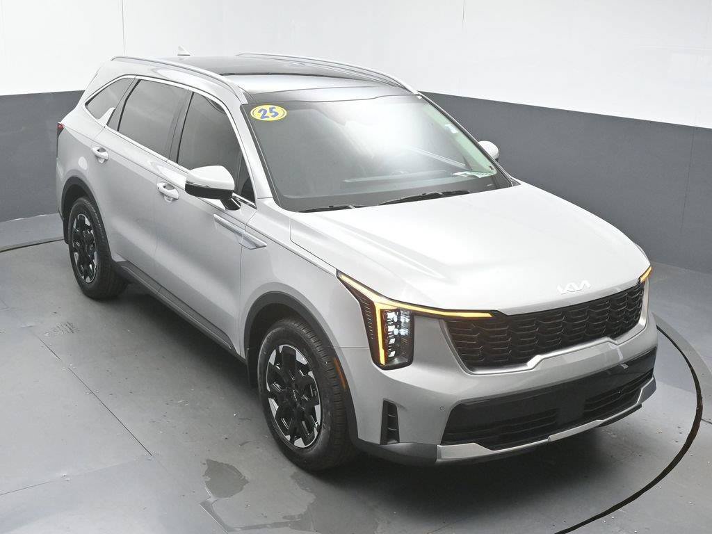 Used 2025 Kia Sorento S w/ Panoramic Sunroof Package FWD image 42