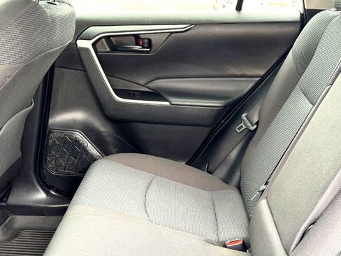 Used 2022 Toyota RAV4 LE FWD image 22