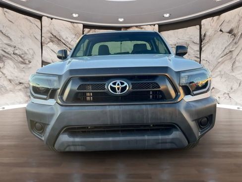 Used 2014 Toyota Tacoma 2WD Regular Cab image 2