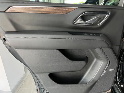 Used 2023 Chevrolet Tahoe High Country AWD/4WD image 19