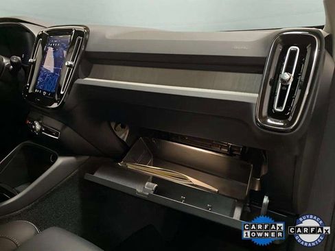 Used 2025 Volvo XC40 B5 Plus image 86