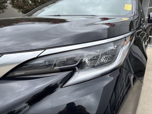 Used 2024 Toyota Sienna XSE image 11