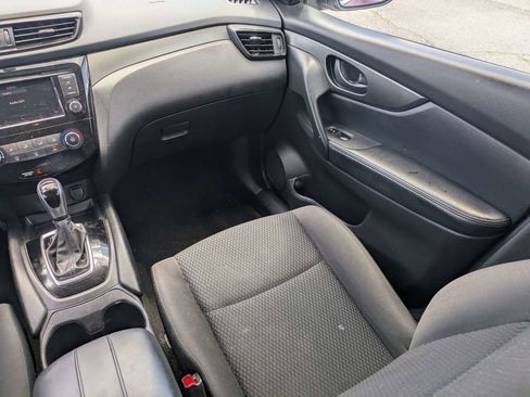 Used 2019 Nissan Rogue Sport S w/ Appearance Package AWD/4WD image 17