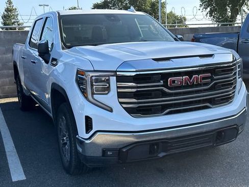 Used 2025 GMC Sierra 1500 SLT AWD/4WD image 2