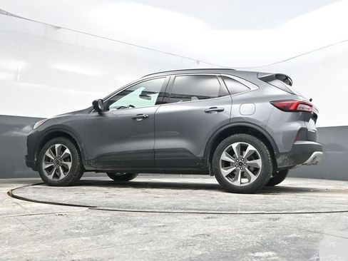 Used 2024 Ford Escape Platinum image 32