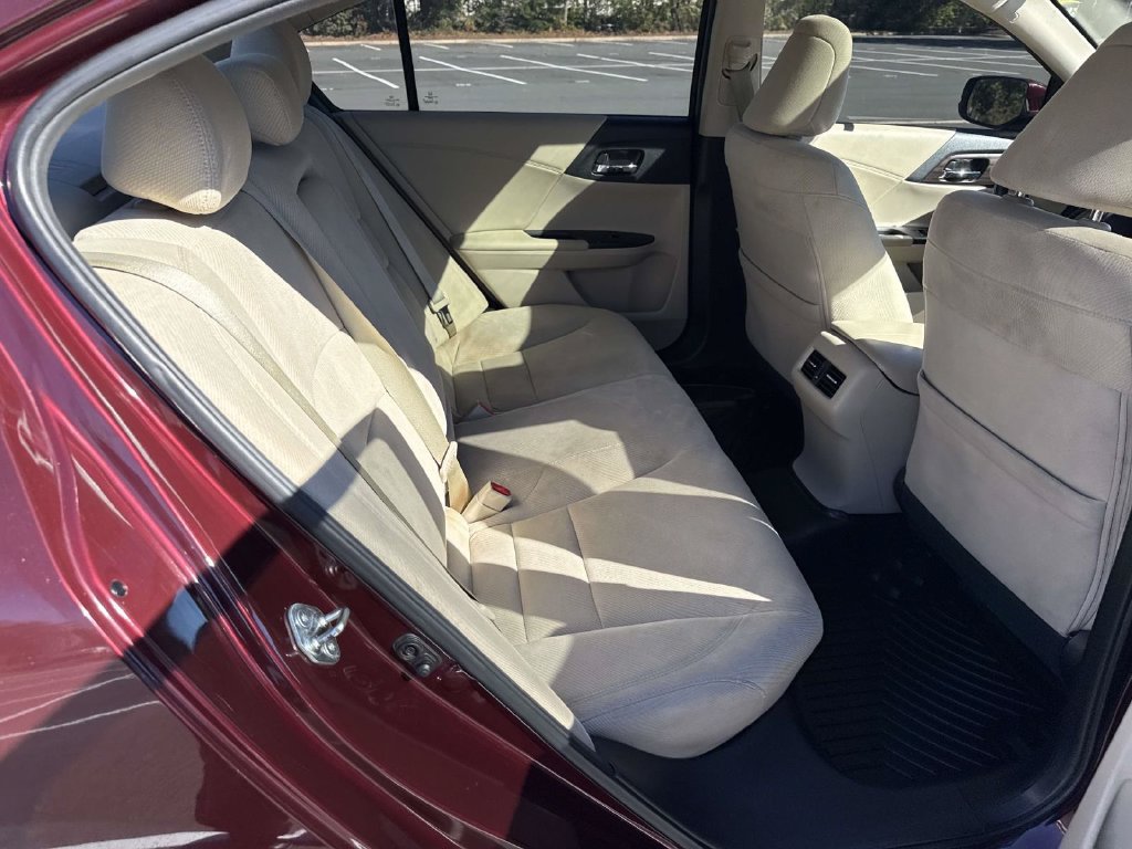 Used 2016 Honda Accord EX image 11