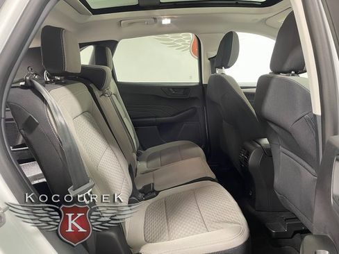 Used 2022 Ford Escape SE w/ SE Sport Appearance Package image 22