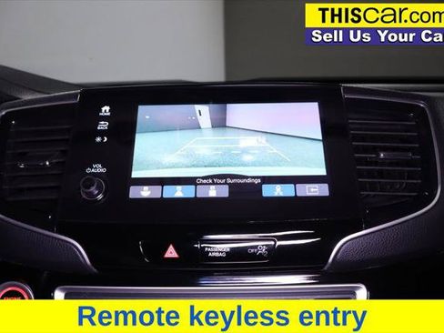 Used 2019 Honda Pilot Touring image 17