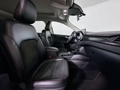 Used 2022 Ford Escape SEL w/ SEL Stealth AWD Package image 32