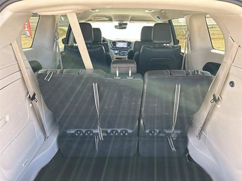 Used 2024 Chrysler Pacifica Select image 15