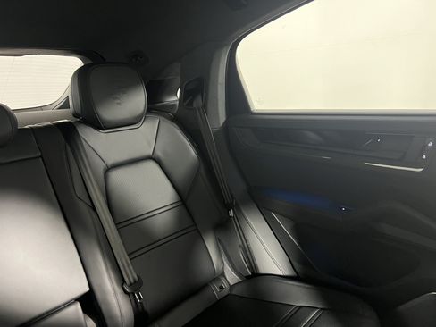 Certified 2026 Porsche Cayenne Turbo GT AWD/4WD image 17