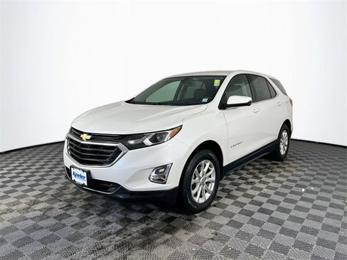 Used 2019 Chevrolet Equinox LT image 2