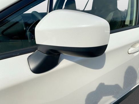 Used 2019 Subaru Crosstrek 2.0i Premium w/ Eyesight System image 11