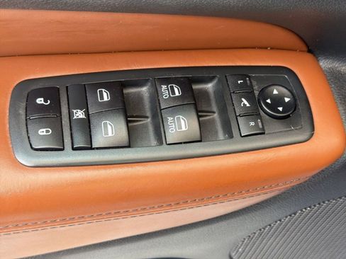 Used 2020 Jeep Grand Cherokee Overland AWD/4WD image 21