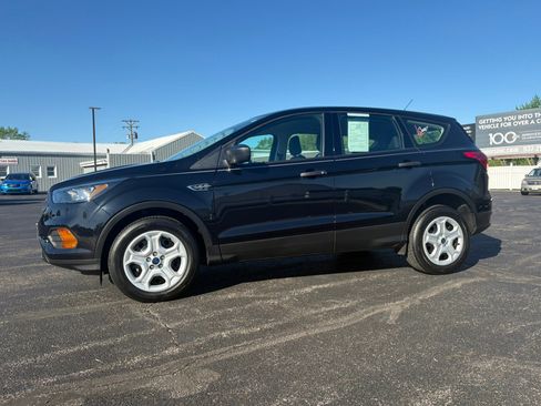 Used 2019 Ford Escape S image 4