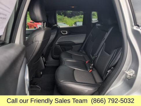 Used 2024 Jeep Compass Latitude AWD/4WD image 23