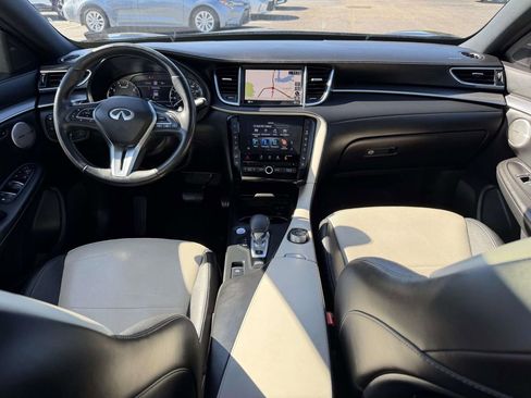 Used 2023 INFINITI QX55 Essential image 2