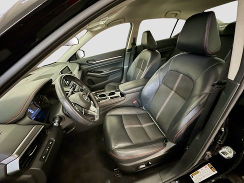 Used 2024 Nissan Altima 2.5 SR image 13