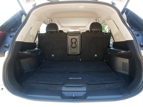 Certified 2020 Nissan Rogue SL w/ Premium Package AWD/4WD image 18